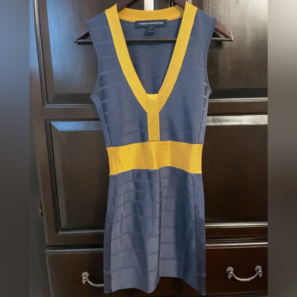 French Connection Mini Bandage Dress Navy Blue Gold Size 2